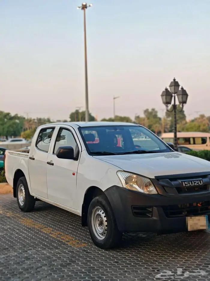 ايسوزو ديماكس نظيفة ممشى 140 فقط 2