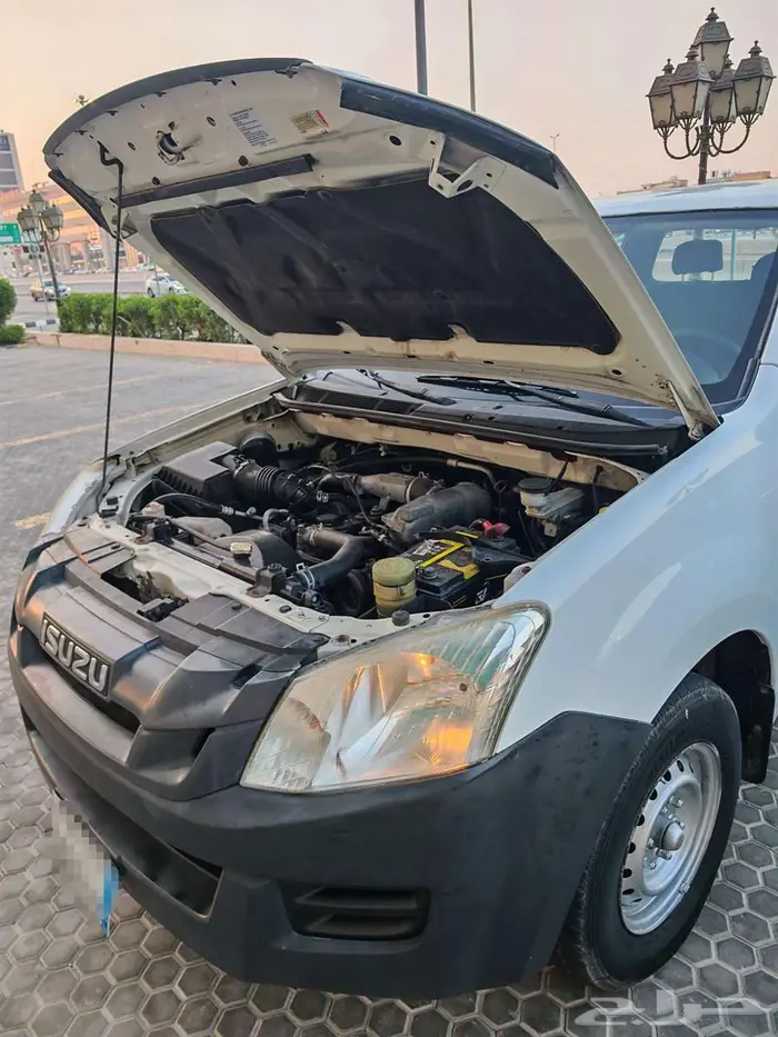 ايسوزو ديماكس نظيفة ممشى 140 فقط 23