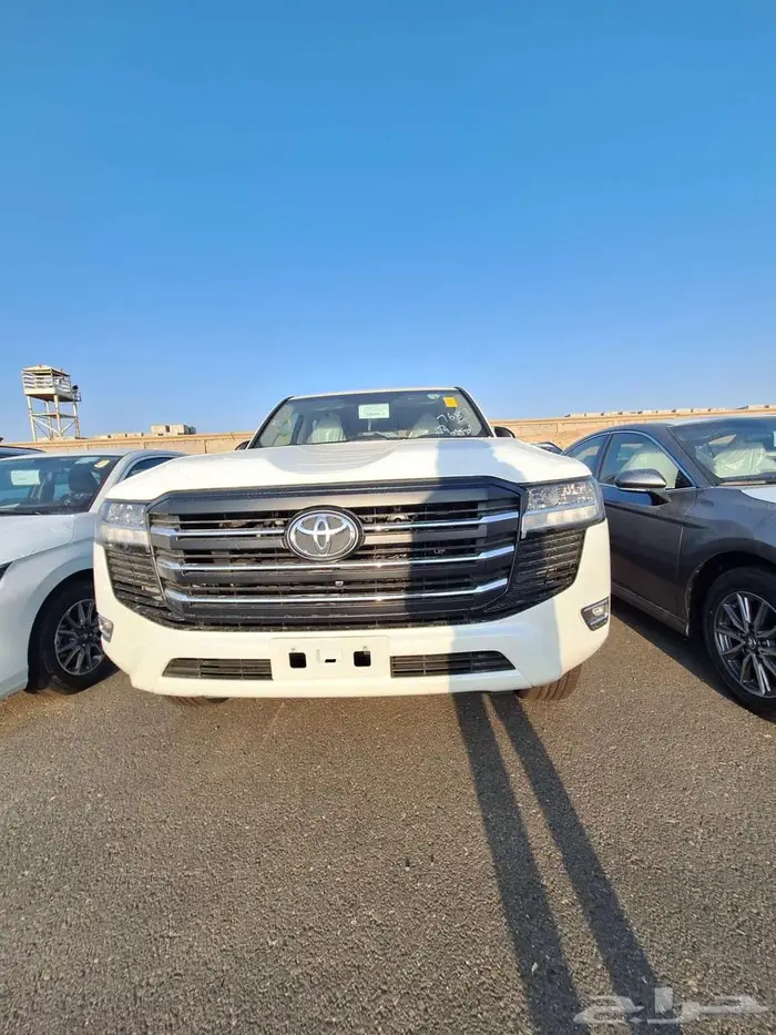 تويوتا لاند كروزر ديزل GX كاش واقساط جميع البنوك ونظام 50 50 9