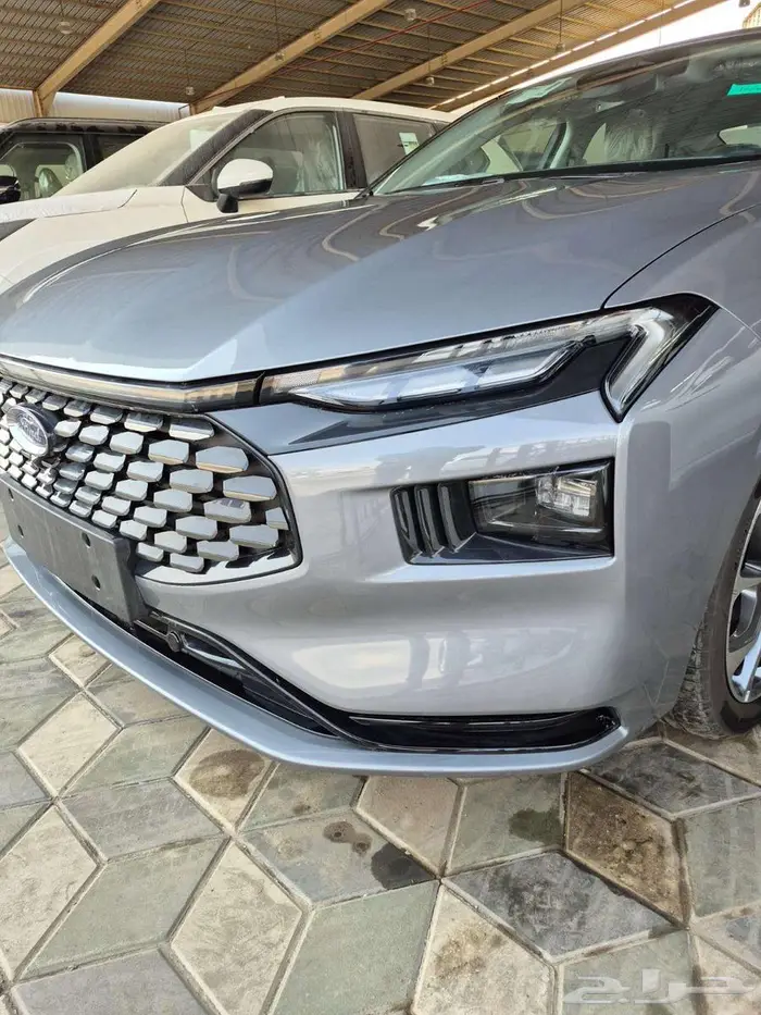 فورد تورس تيتانيوم فل كامل 2026 كاش وتقسيط متوفر فئات 8