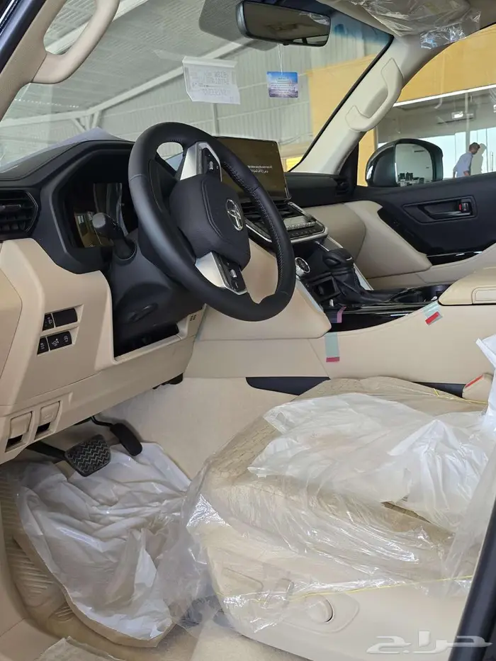 لاندكروزر جي اكس ار بنزين L2 أسود سعودي 2025 متوفر لدى الحسن 5