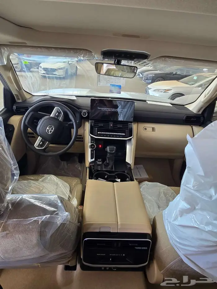 لاندكروزر جي اكس ار بنزين L2 أسود سعودي 2025 متوفر لدى الحسن 6