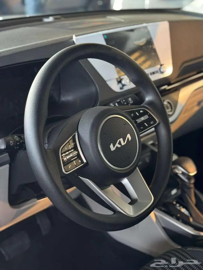 كيا كارينز بسعر حصري عرض نهاية العام الحق العرض 6