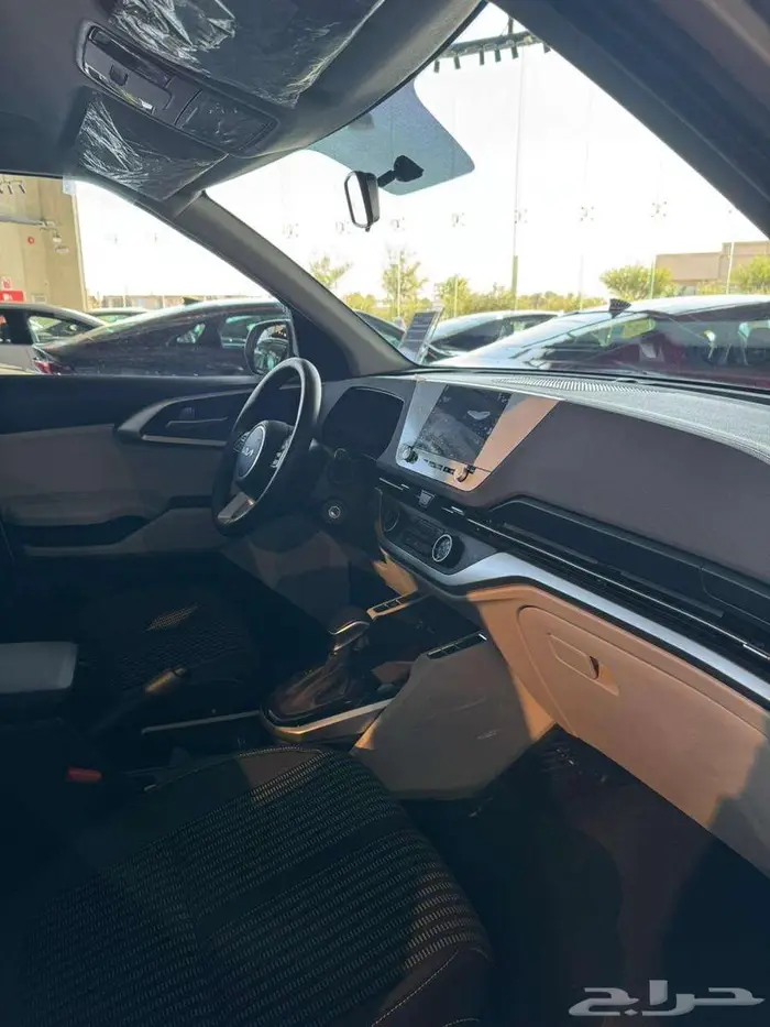 كيا كارينز بسعر حصري عرض نهاية العام الحق العرض 8