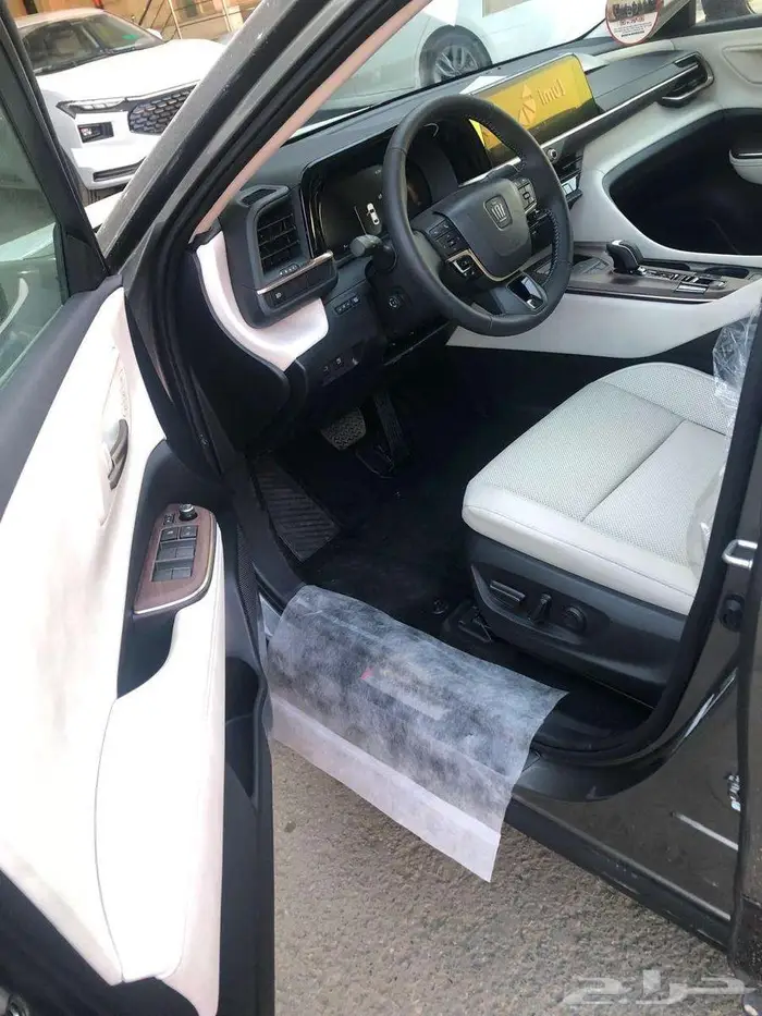 تويوتا كروان بريميوم 2025 رمادي _ جارالله القحطاني 2