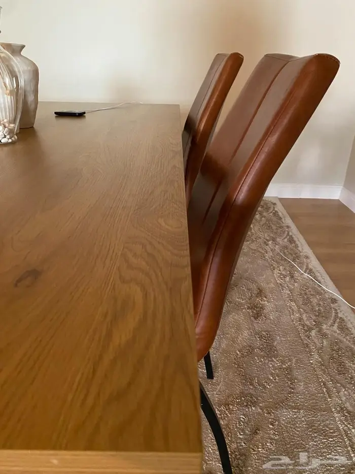 سفرة طعام مع 4 كراسي من هوم سنتر نظيفة جدا 0