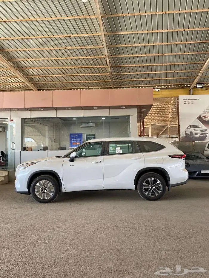 تويوتا هايلاندر GLE لؤلؤي هايبرد 2025 لدى الفريدي 1