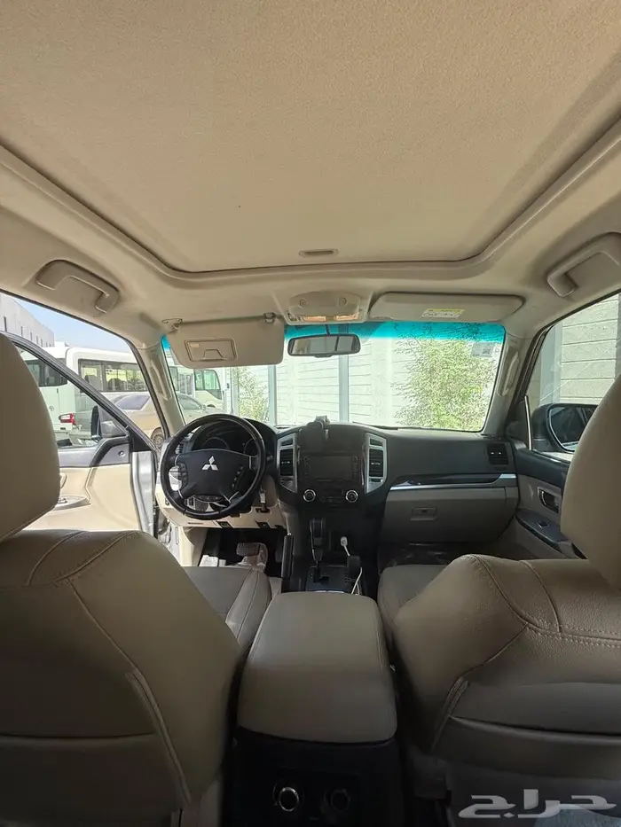 متسوبيشي باجيرو 2018 علامة ذهبية 3.8 خالي من الرش 7