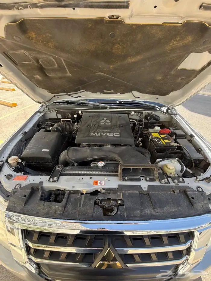 متسوبيشي باجيرو 2018 علامة ذهبية 3.8 خالي من الرش 8