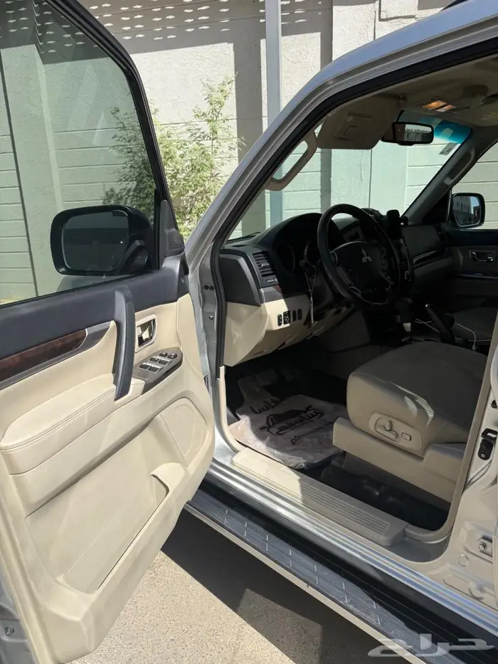 متسوبيشي باجيرو 2018 علامة ذهبية 3.8 خالي من الرش 12