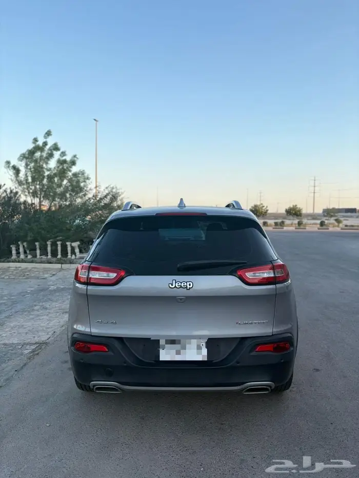 للبيع جيب شروكي 2016 فل كامل جلد فتحه 4