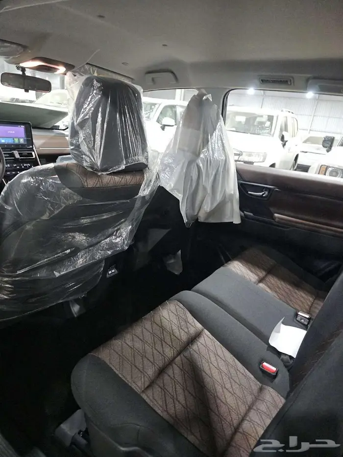 تويوتا انوفا بنزين موديل 2024 14