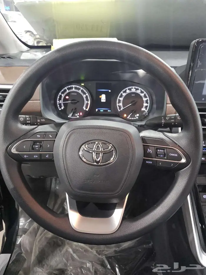 تويوتا انوفا بنزين موديل 2024 5