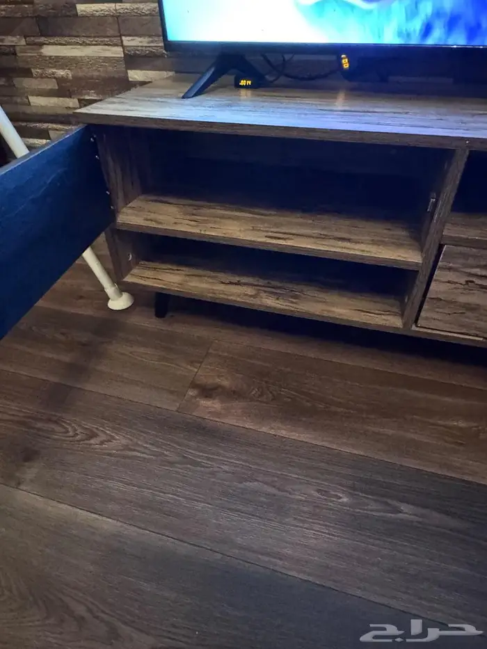 طاولة تلفزيون خشبيه 3