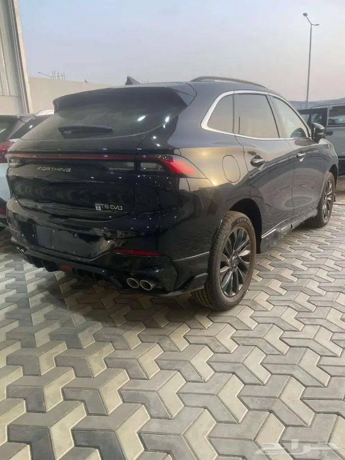 فورثنج سبيشل و متوفر فل كامل سيارة عصرية 3