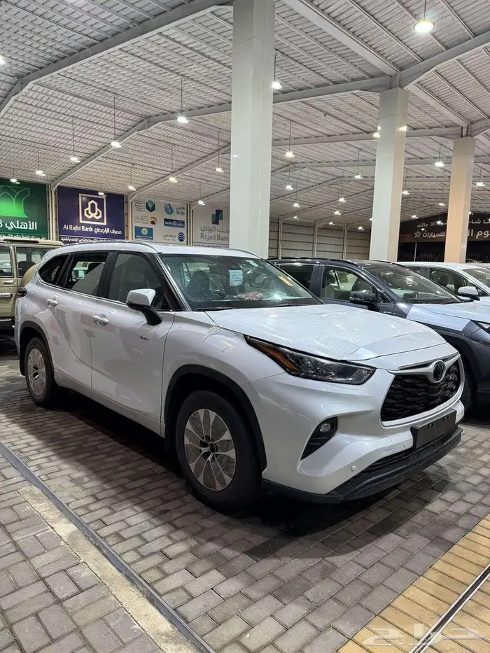 تويوتا هايلاندر GLE نص فل م 2025 - سعودي 1