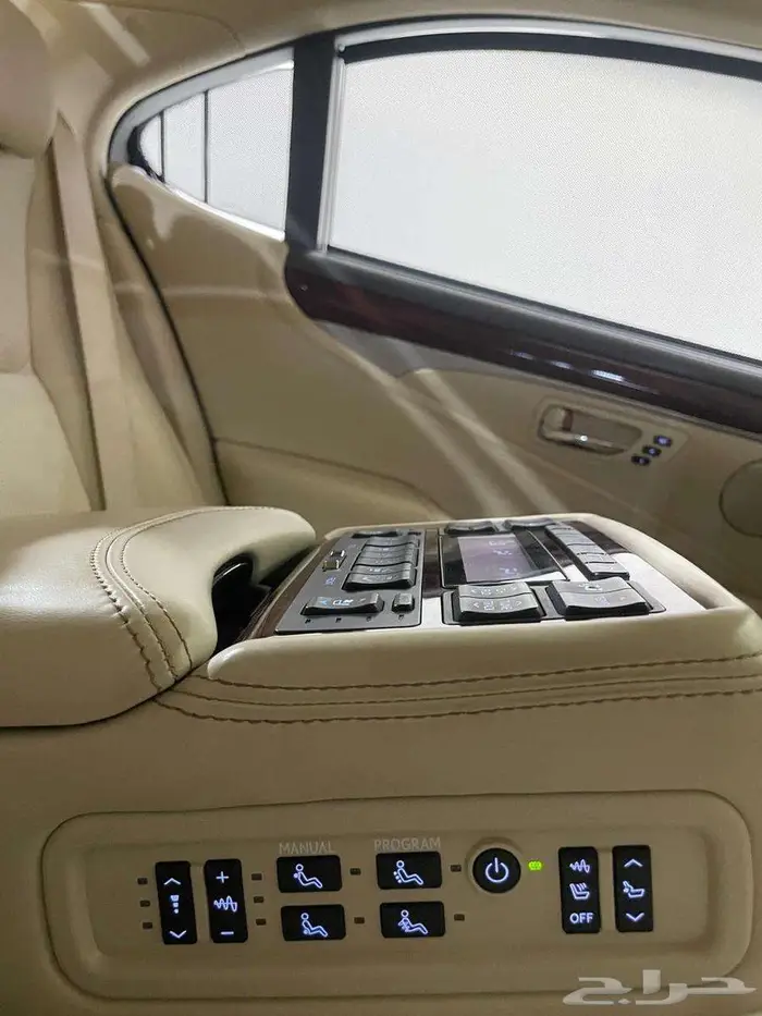 لكزس LS460 2015 34