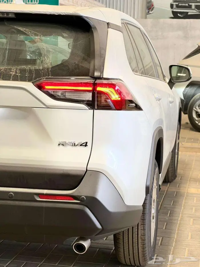 تويوتا راف فور ستاندر دبل وبدون دبل 2025 1