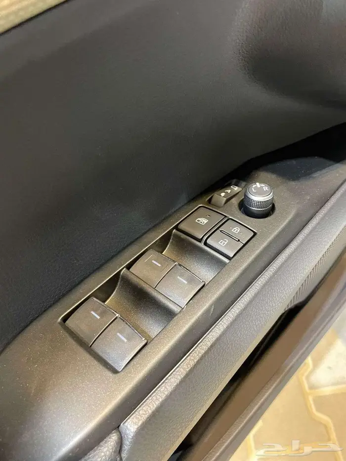 تويوتا كامري LE بنزين 2025 جميع الالوان اقساط بنوك 10