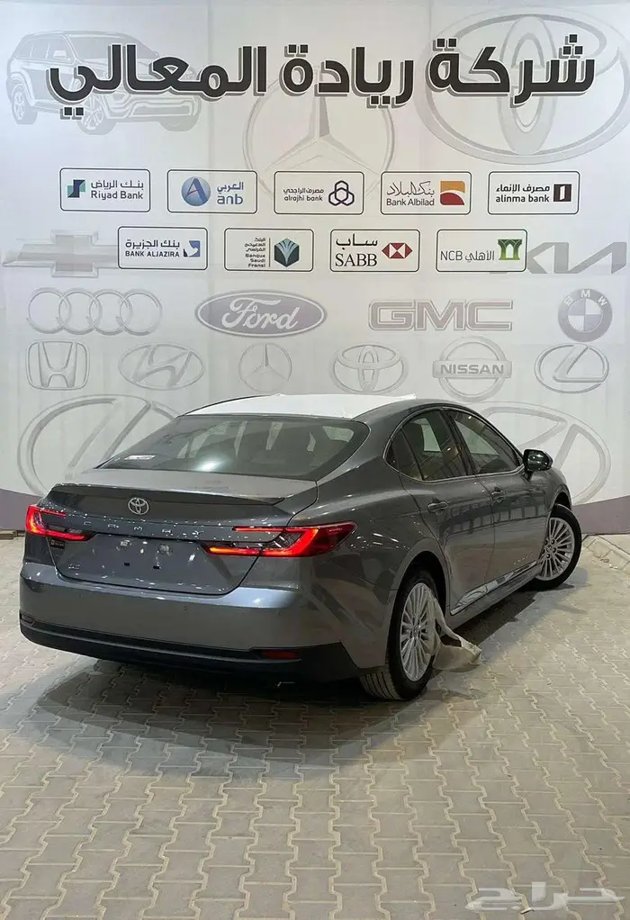 تويوتا كامري LE بنزين 2025 جميع الالوان اقساط بنوك 3
