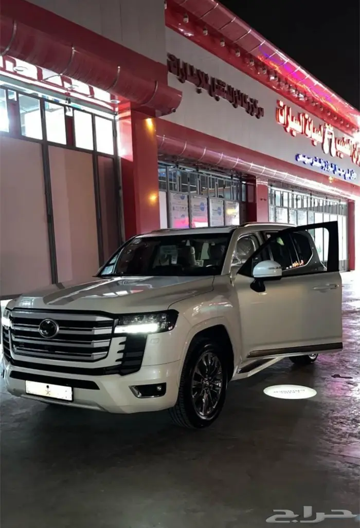 لاندكروزر 2024 GXR-L5 فل كامل وارد عبداللطيف جميل 7