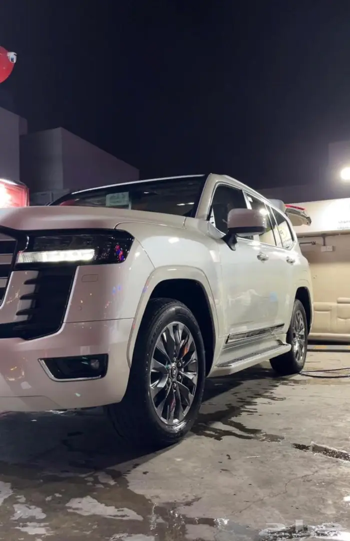 لاندكروزر 2024 GXR-L5 فل كامل وارد عبداللطيف جميل 3