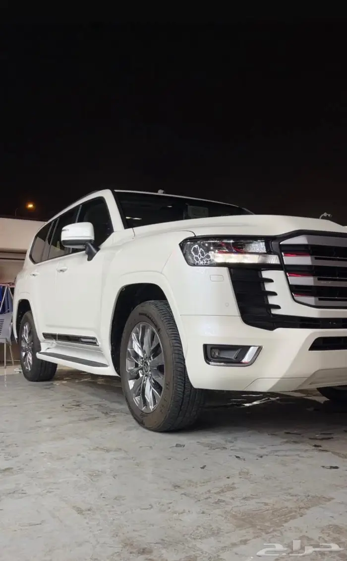 لاندكروزر 2024 GXR-L5 فل كامل وارد عبداللطيف جميل 0