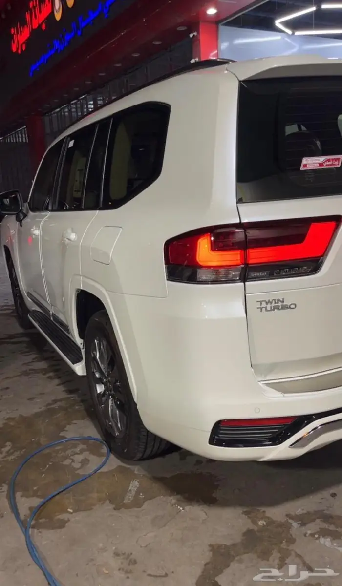 لاندكروزر 2024 GXR-L5 فل كامل وارد عبداللطيف جميل 4