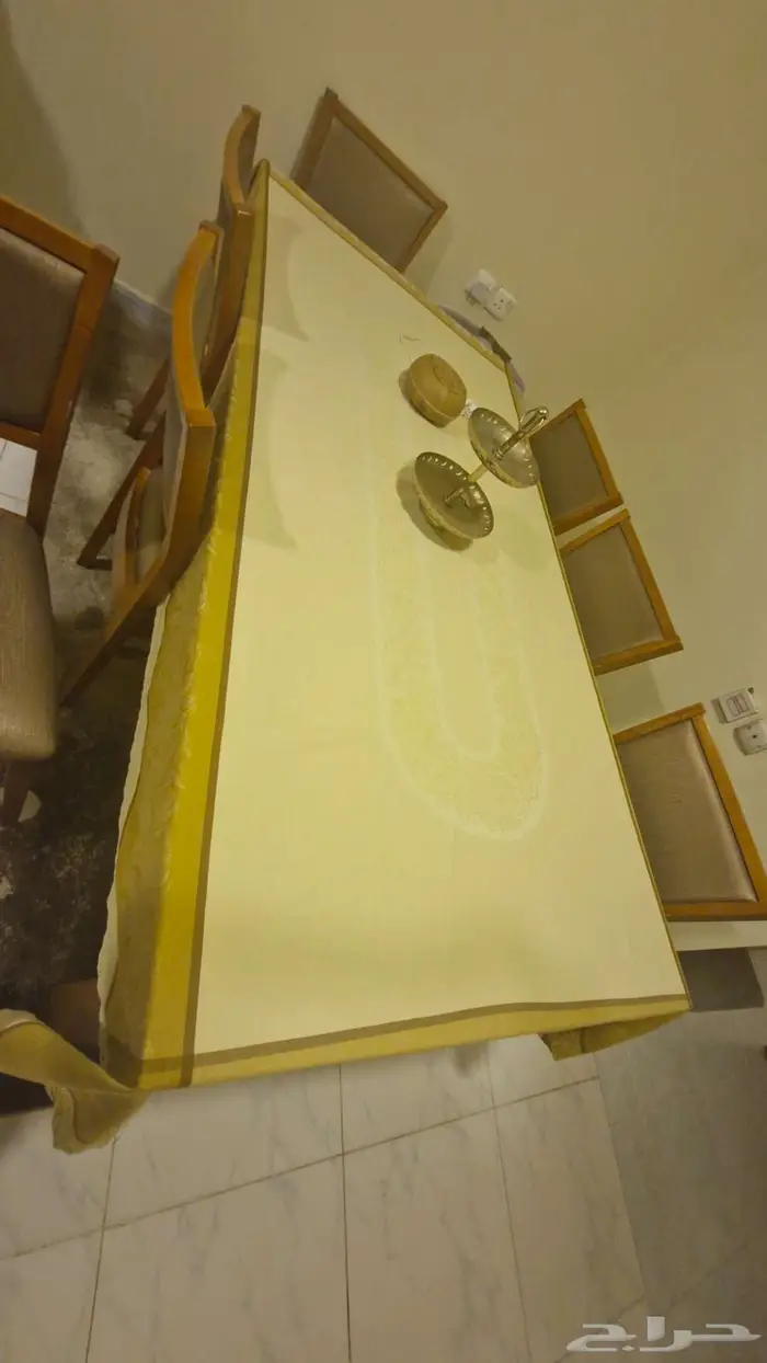 سفرة طعام 8 كراسي وطاولة وسط كلهم خشب ثقيل 0