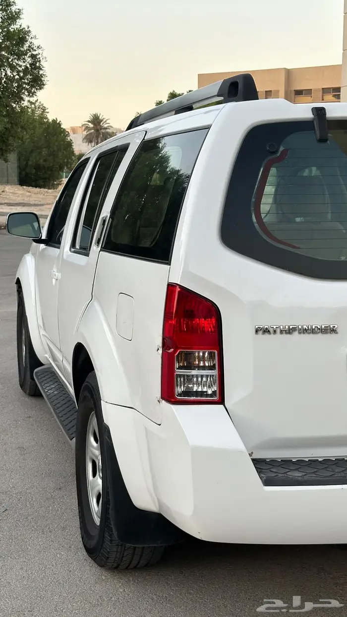 نيسان باثفندر 2010 أبيض 0