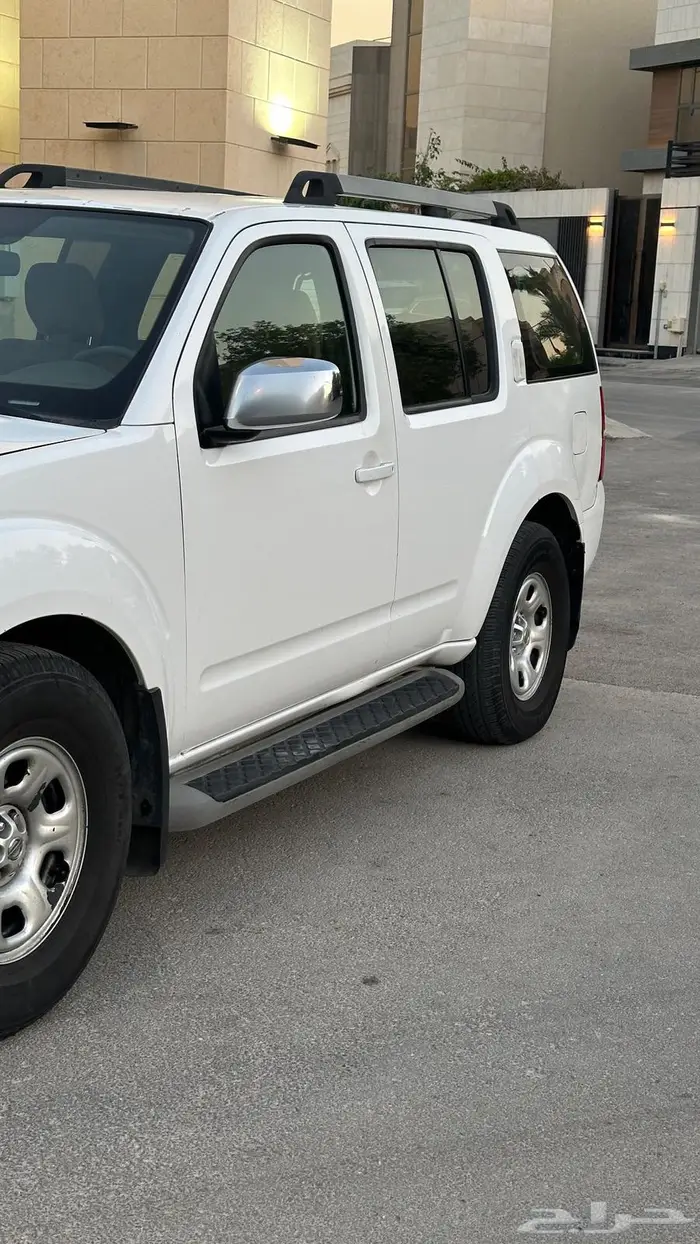 نيسان باثفندر 2010 أبيض 7