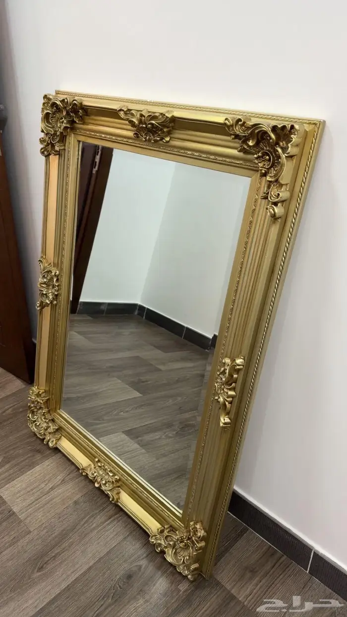 للبيع مراية جدارية 0