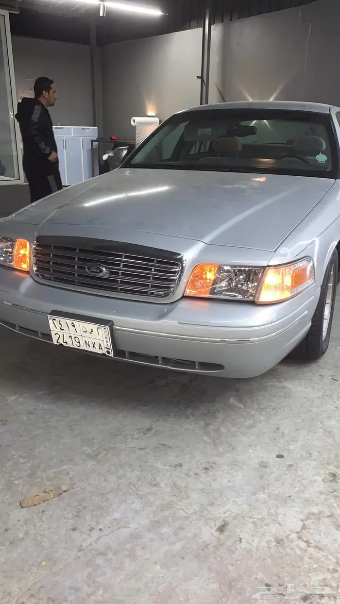 فورد فكتوريا 2001 4