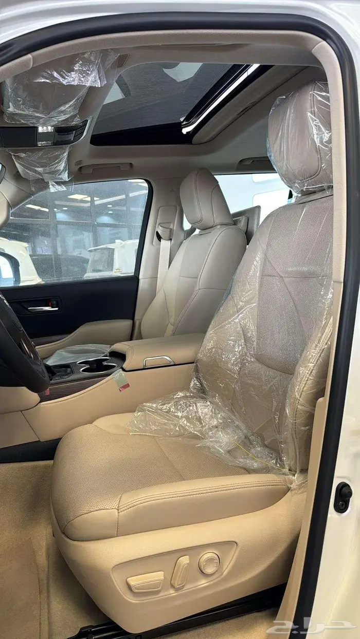 تويوتا لاندكروزر GXR L5 فل كامل خليجي 2025 تنفس طبيعي 4