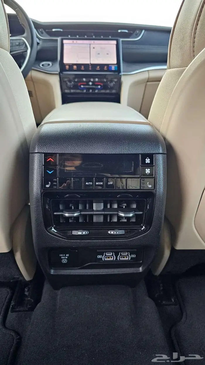 جيب جراند شيروكي 2023 ليمتد 13