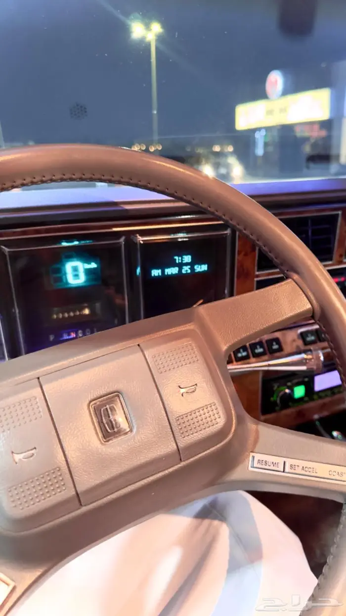 كاديلاك لنكن 1986 ( مواصفات خاصة ) لونين وكالة للبيع . إيجار 23