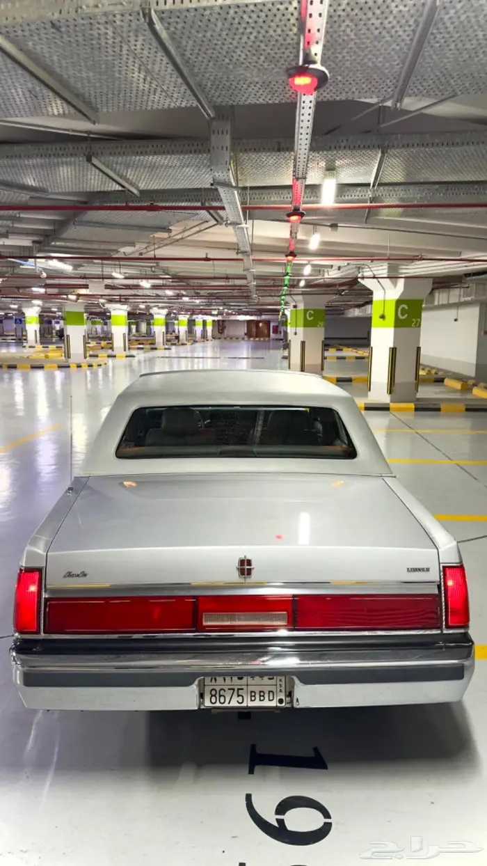 كاديلاك لنكن 1986 ( مواصفات خاصة ) لونين وكالة للبيع . إيجار 24