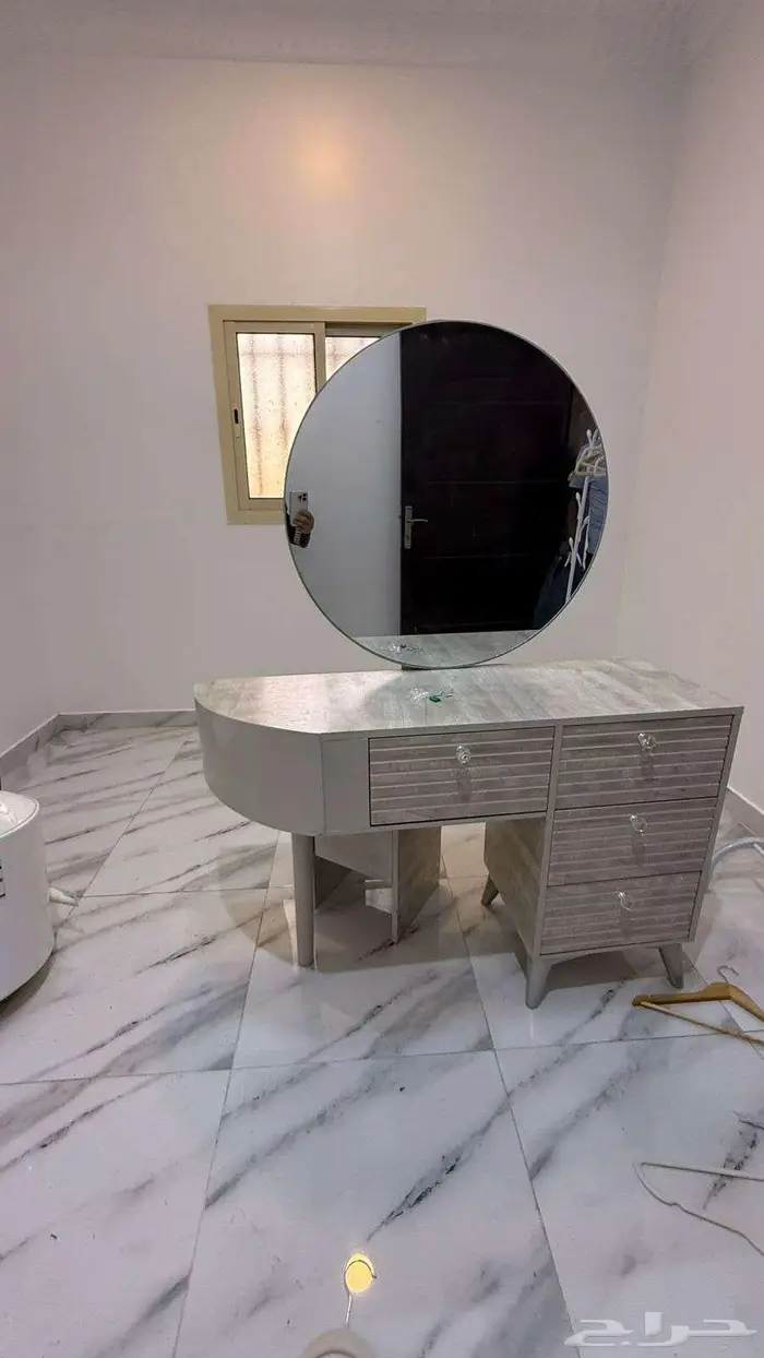 غرفه نوم فخمه بالمرتبه بدون دولاب 0