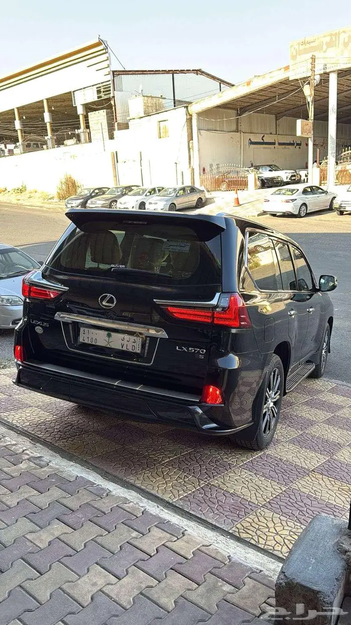 لكزس LX 570 موديل 2020 10