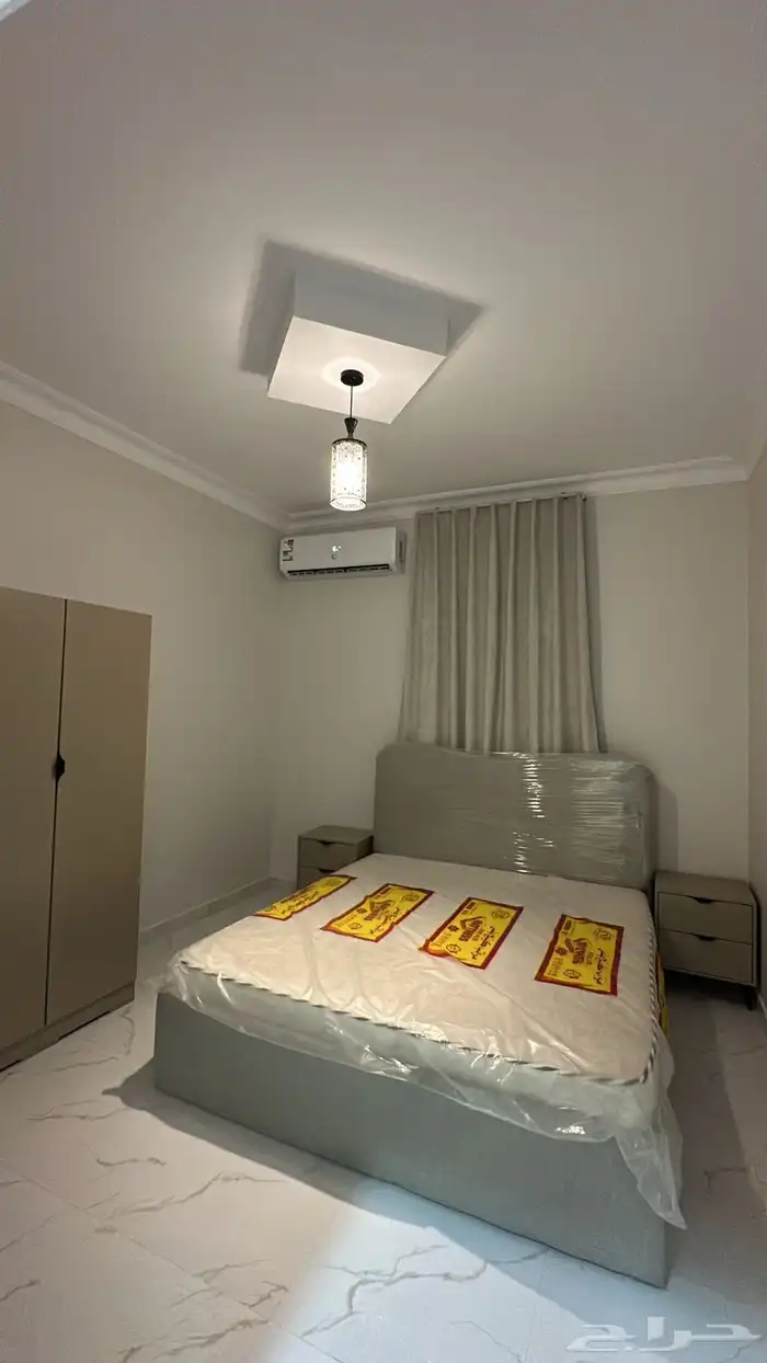 شقة (غرفه و صاله و دورة مياه) مؤثث جديد اول ساكن حي الحمراء 2