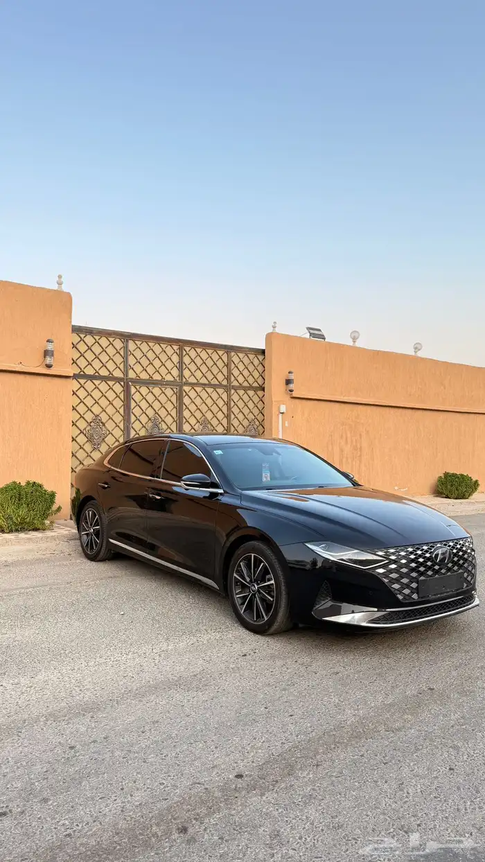 هونداي ازيرا 2021 ( بنزين ) v6 فل كامل 2