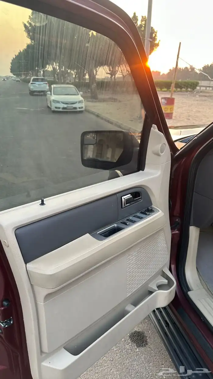 اكسبديشن فورد 2013 23