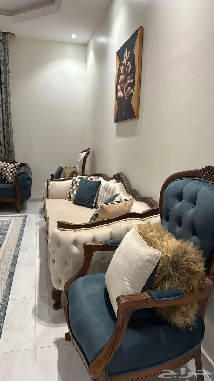 للبيع كنب كامل شبه جديد 0