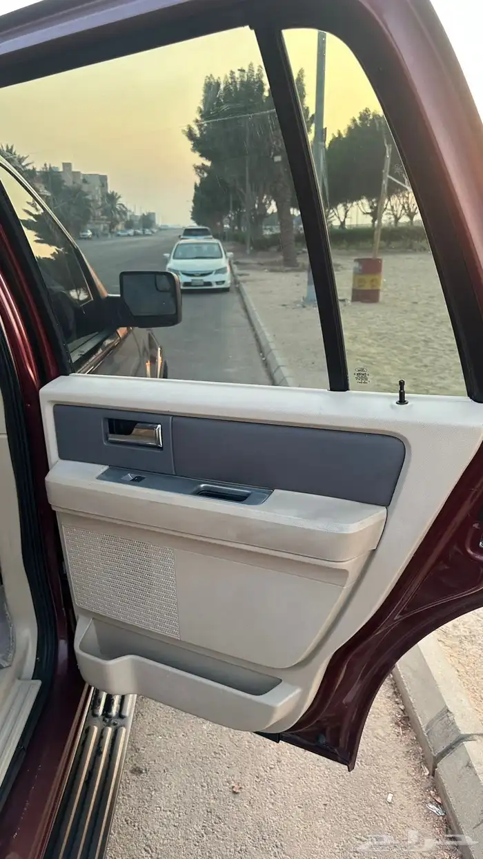 اكسبديشن فورد 2013 28