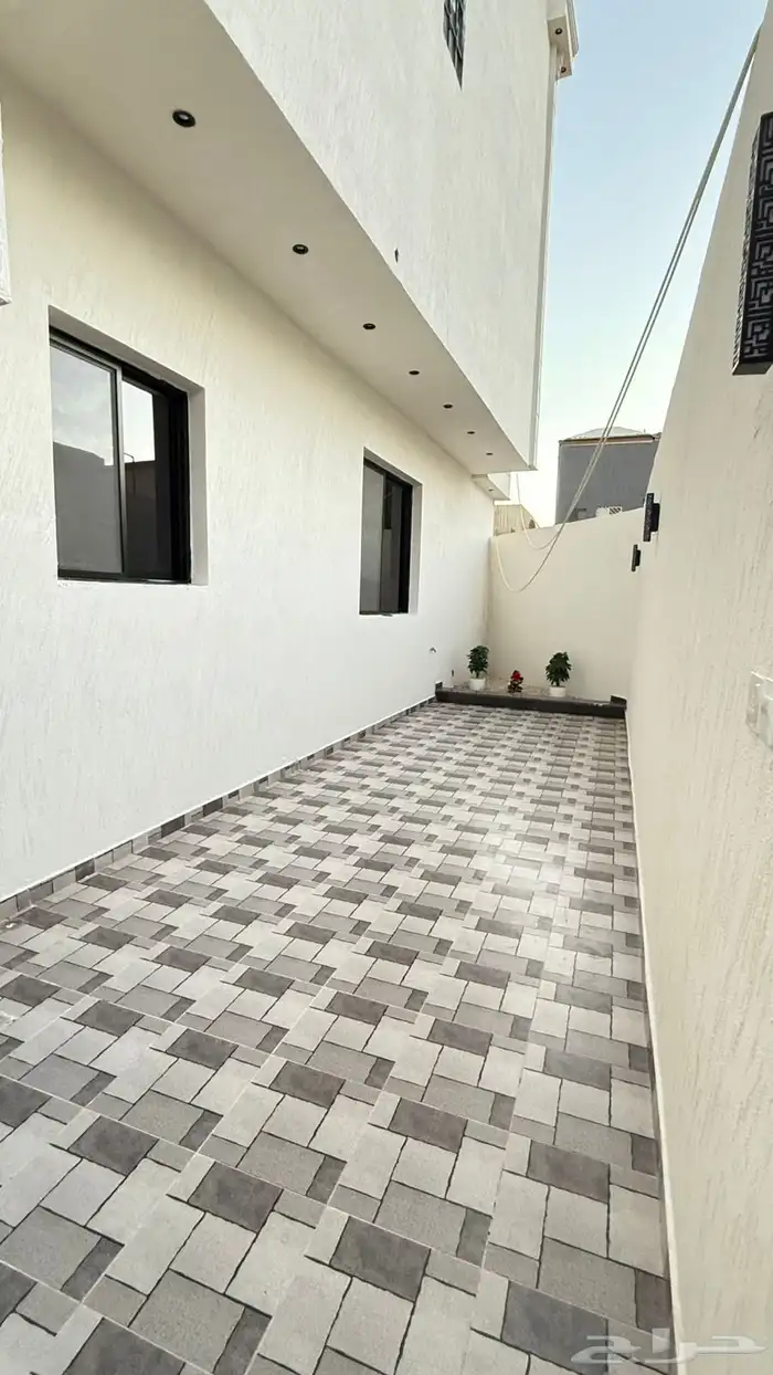 فيلا مع شقتين للبيع 4