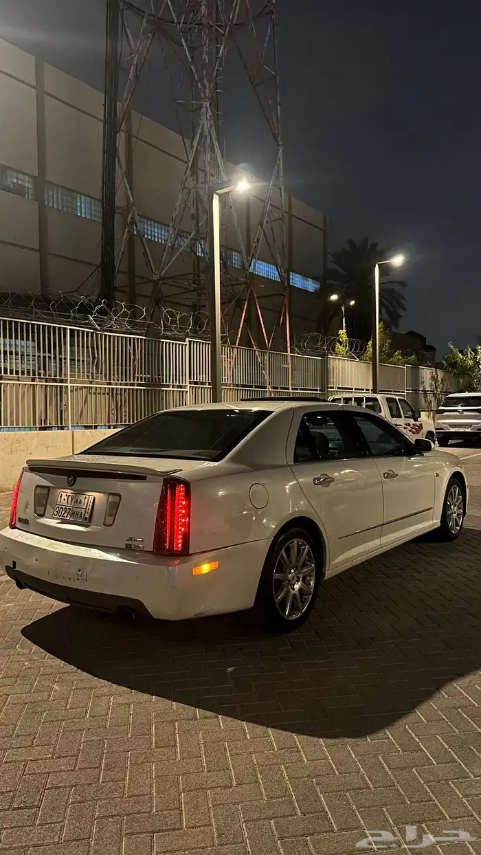 كاديلاك SLS 2009 من نوادر كاديلاك 0