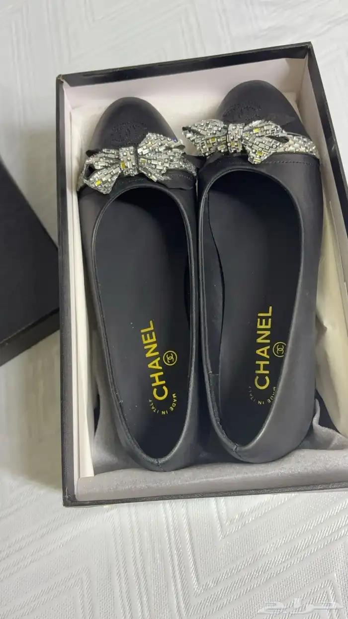 شوز شانيل المقاس 41 سبب البيع ضيق لبسته مره ب 600 ريال 0