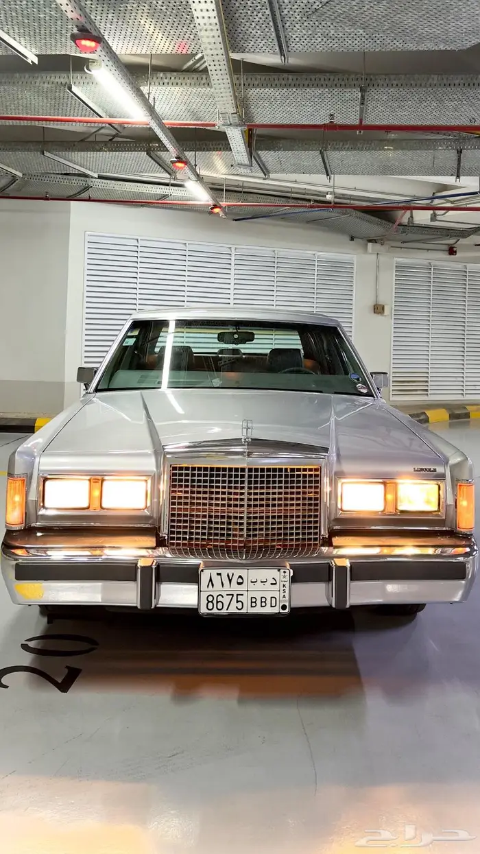 كاديلاك لنكن 1986 ( مواصفات خاصة ) لونين وكالة للبيع . إيجار 34