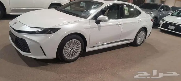تويوتا كامري 2025 1