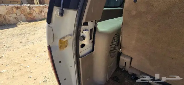 يوكون أمريكي 2001 أبيض للبيع محافظة تنومة 27